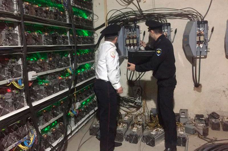 В Дагестане обнаружили нелегальную майнинг-ферму на 1476 устройств
