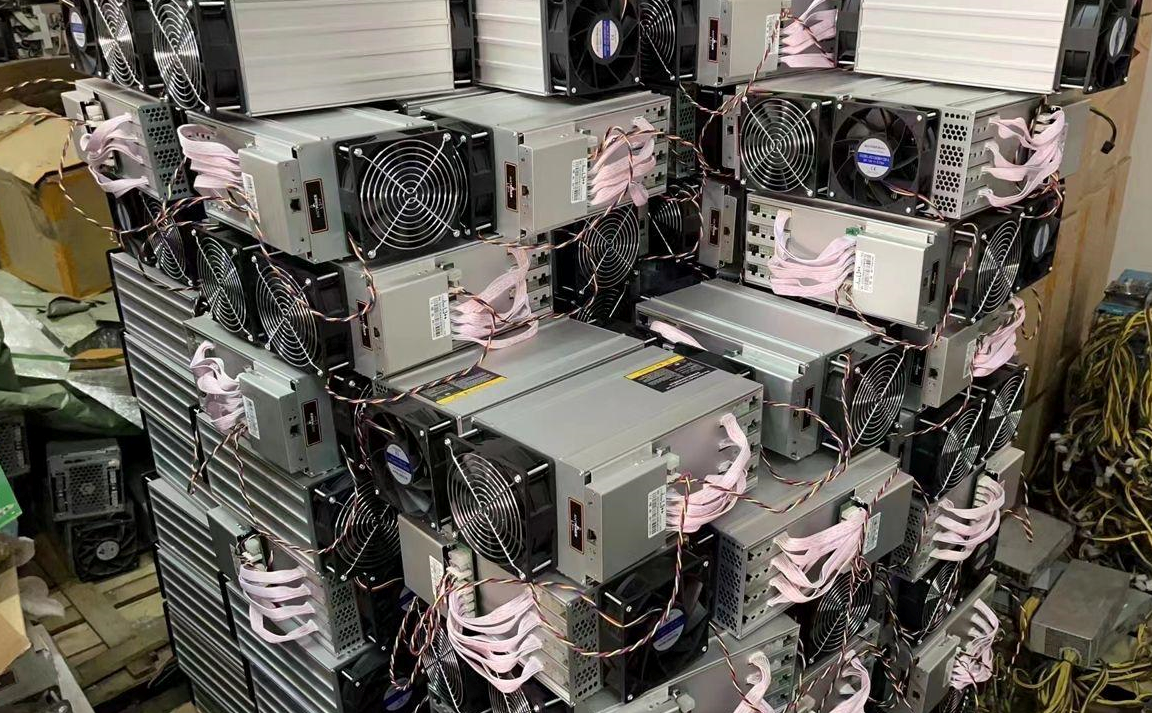В Иркутске похитили майнинг-оборудование на ₽100 миллионов